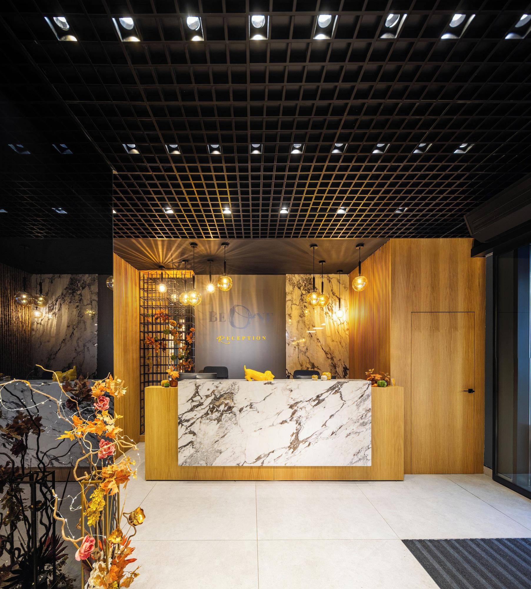 Varios B1 Downtown Hotel