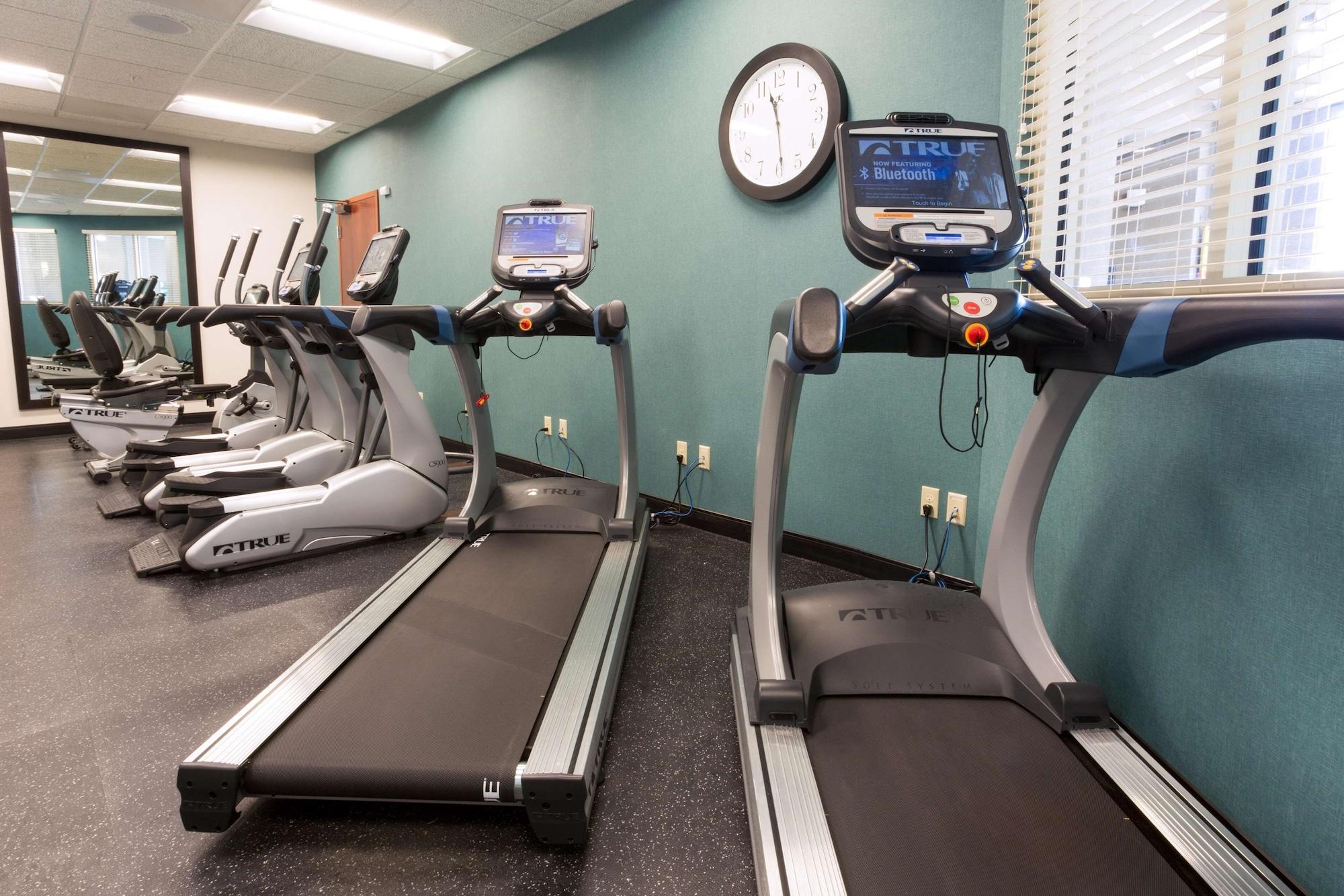 Gimnasio Drury Inn & Suites Colorado Springs near the Air Force Academy
