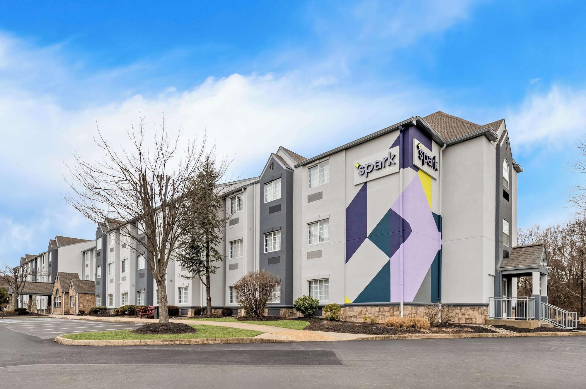 Varios Spark by Hilton Sterling Dulles Airport