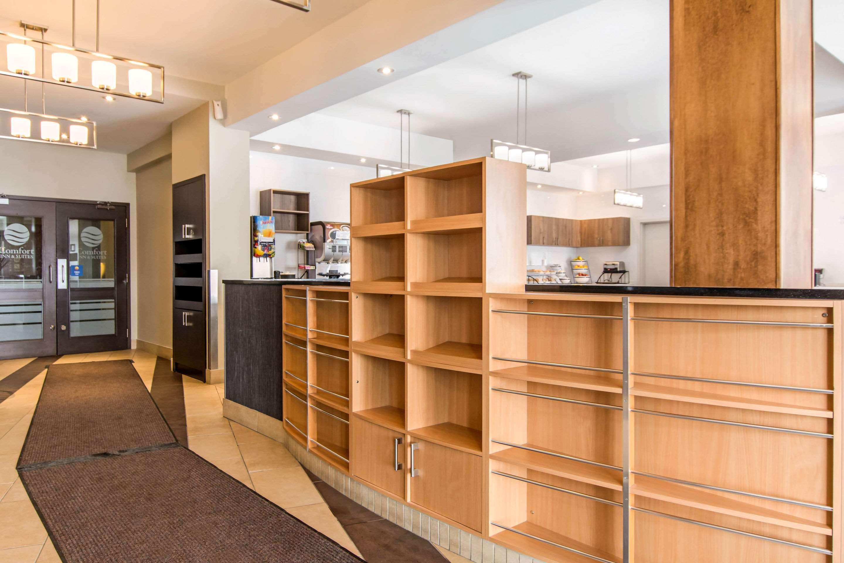 Vista Lobby Comfort Inn & Suites St. Jerome