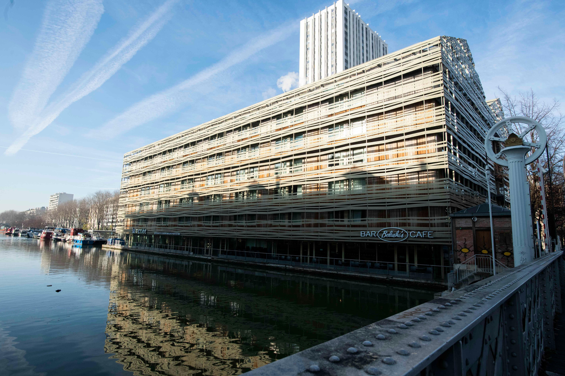 Vista Exterior Holiday Inn Express Paris-Canal de la Villette by IHG