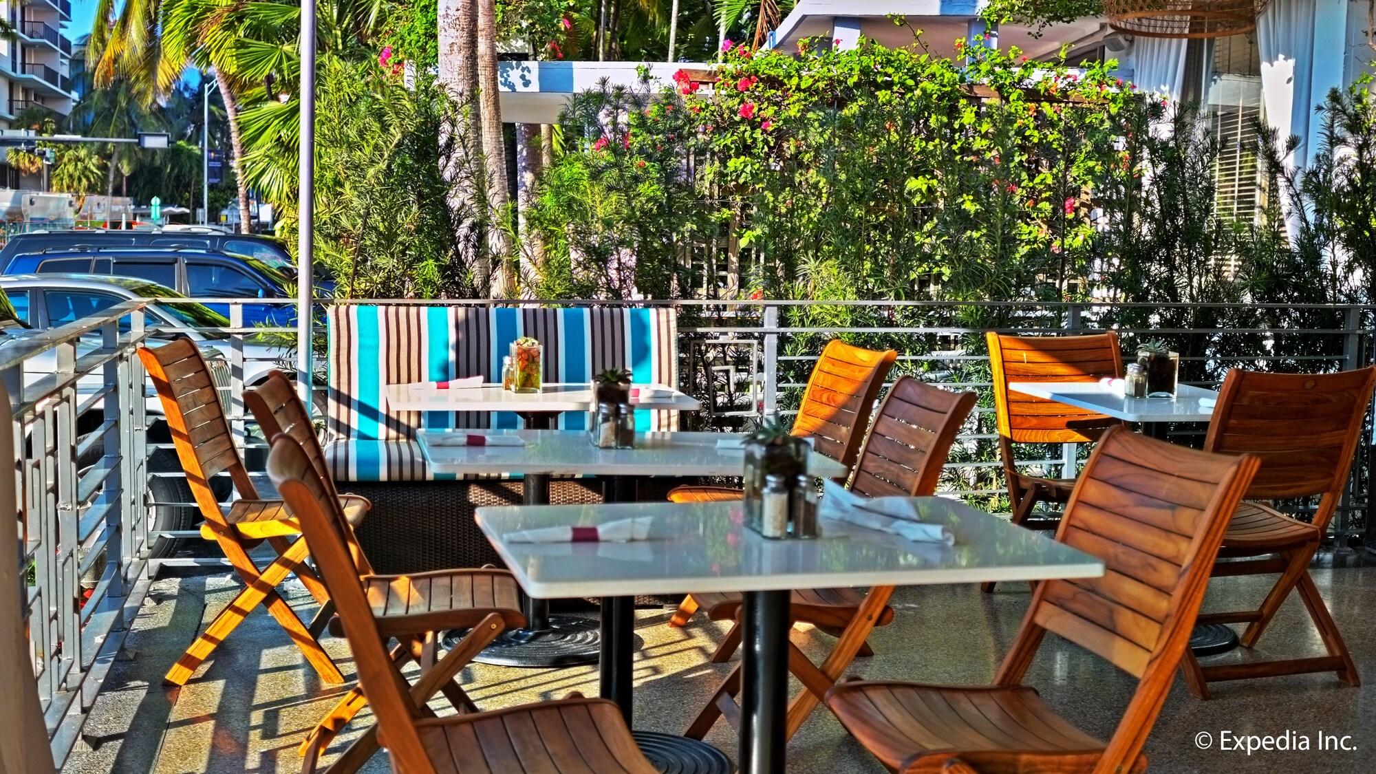 Restaurant Marseilles Beachfront Hotel