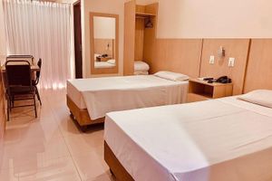 Alojamiento - Victoria Plaza Hotel