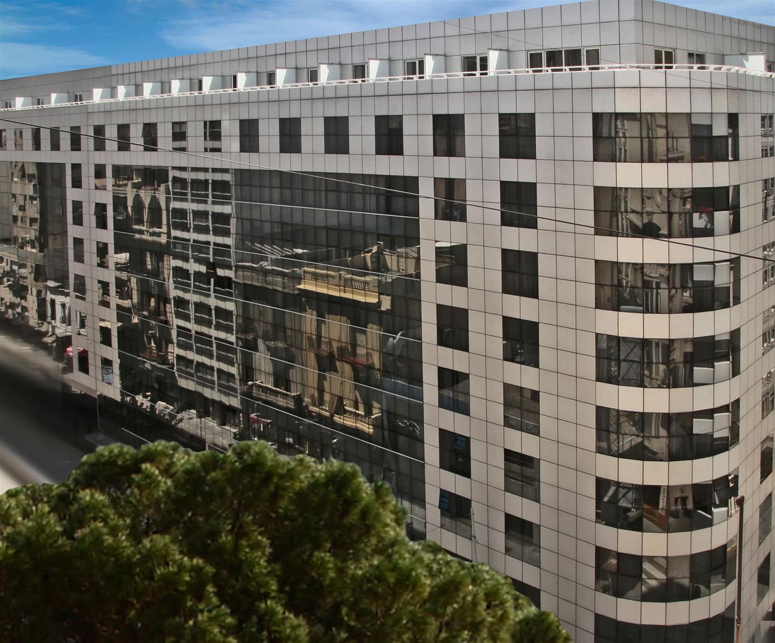 Vista Exterior DoubleTree by Hilton Buenos Aires