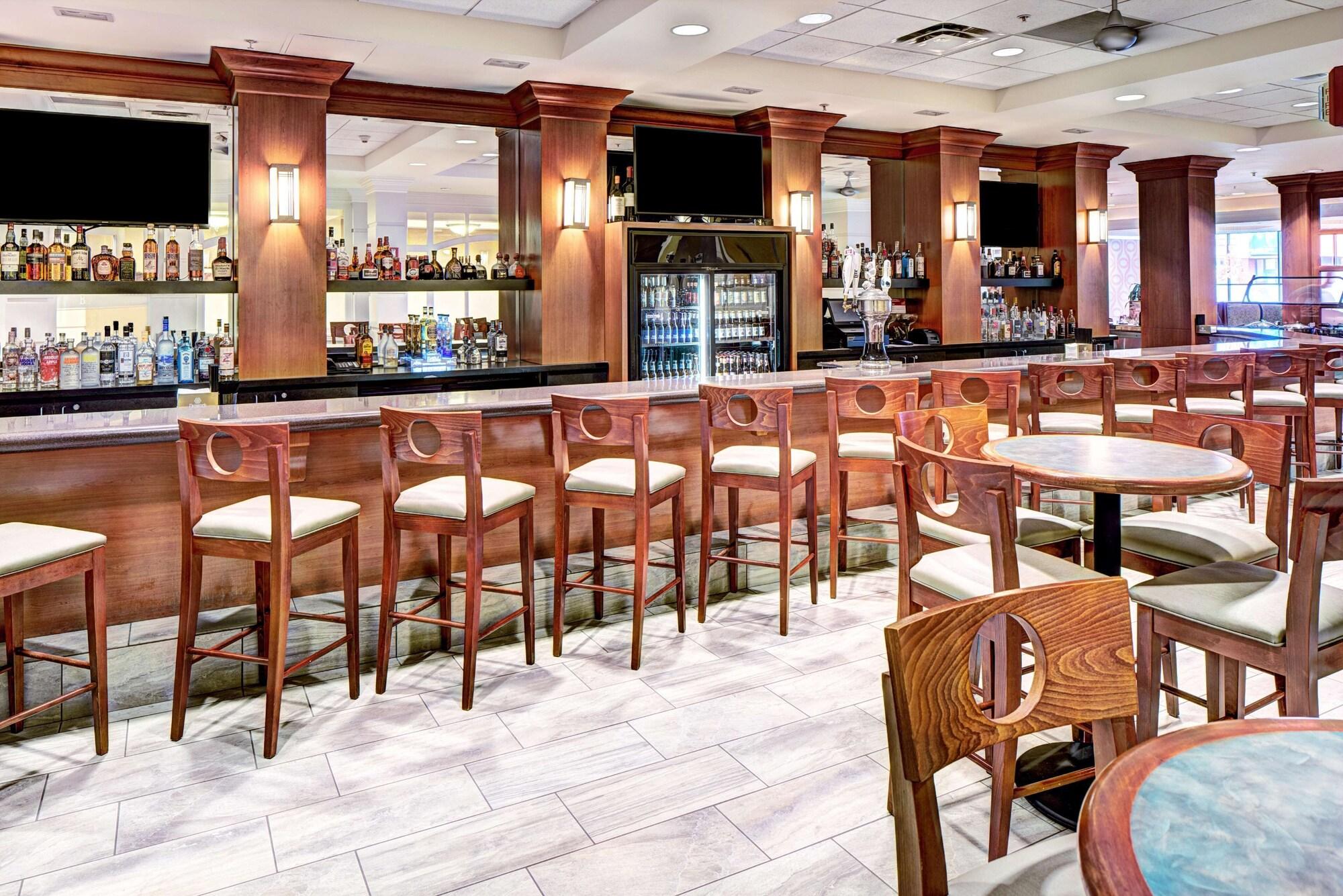 Bar/Salón DoubleTree by Hilton Milwaukee Downtown