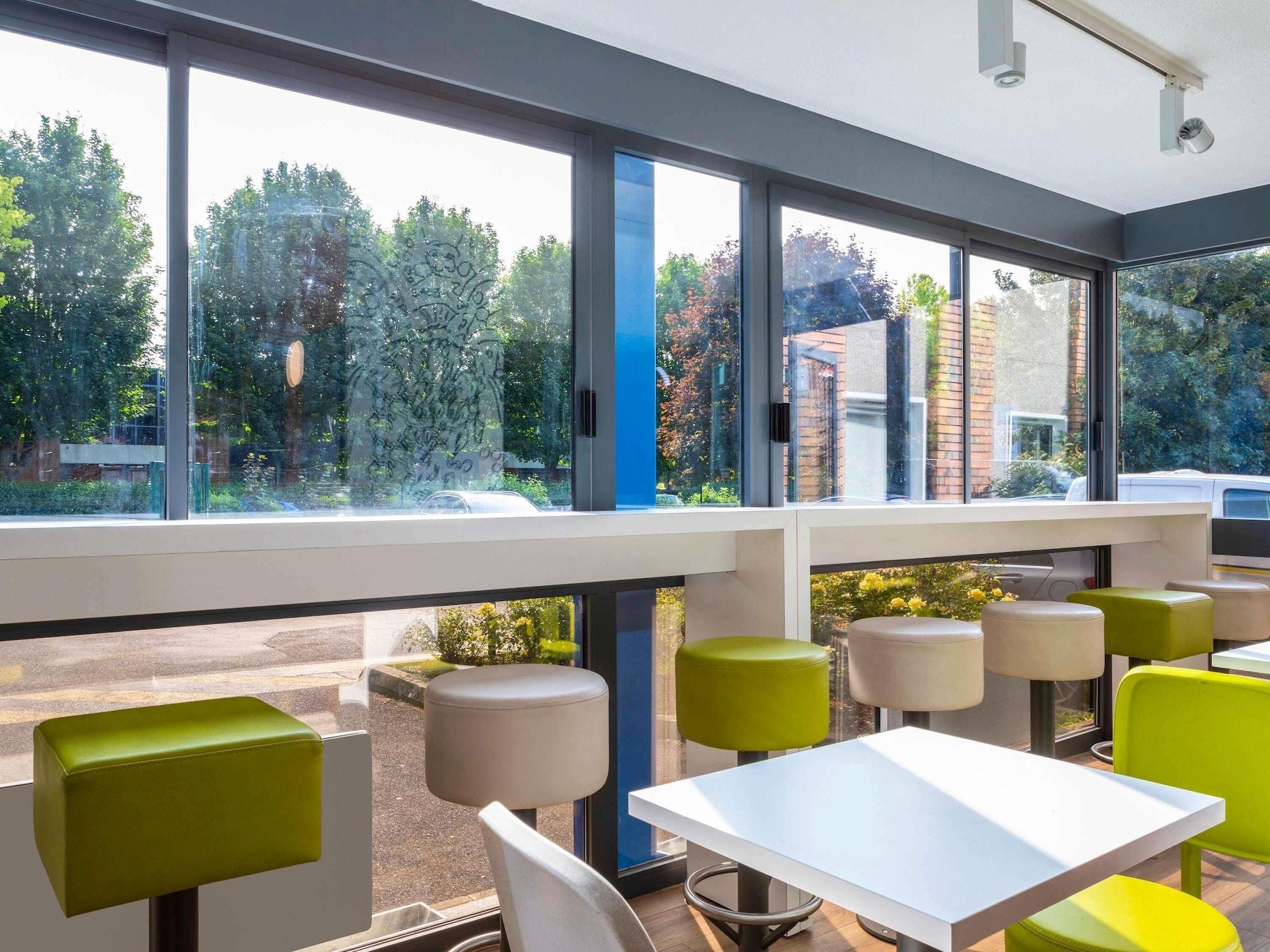 Varios ibis budget Marne la Vallee Chelles