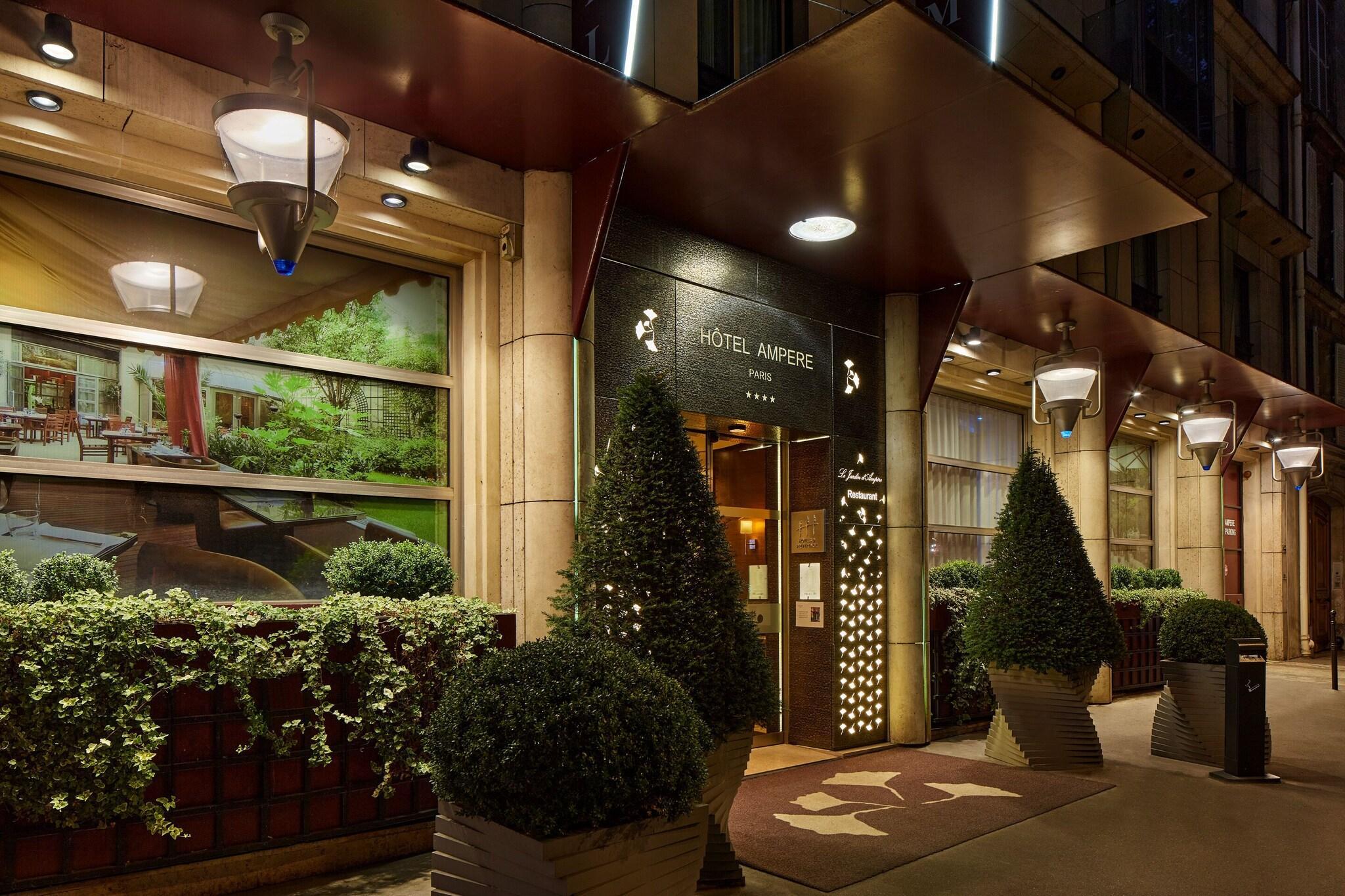 Vista Exterior Hotel Ampere