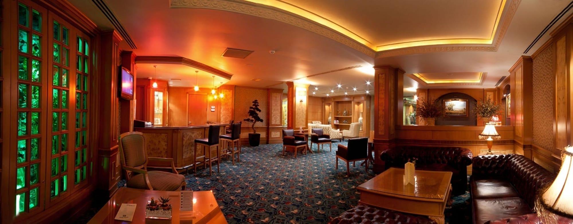 Bar/Salón Oran Hotel