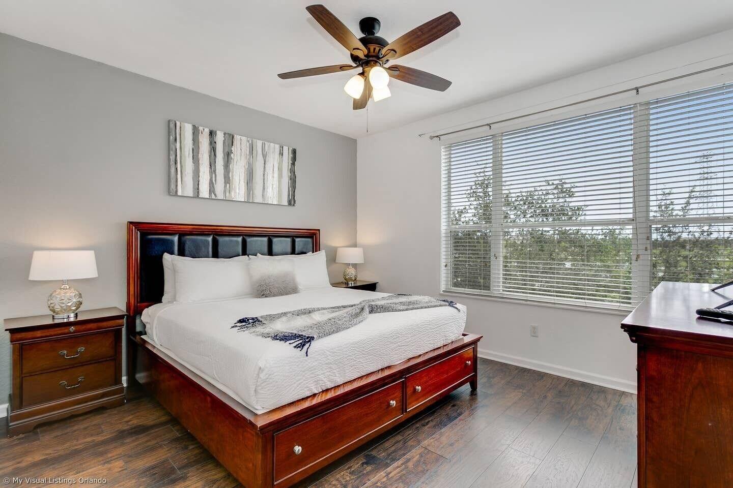 Habitación NEW Tastefully Designed Town Home. Close to Attractions, Steps From Convention Center! 3br/3ba #3vc138
