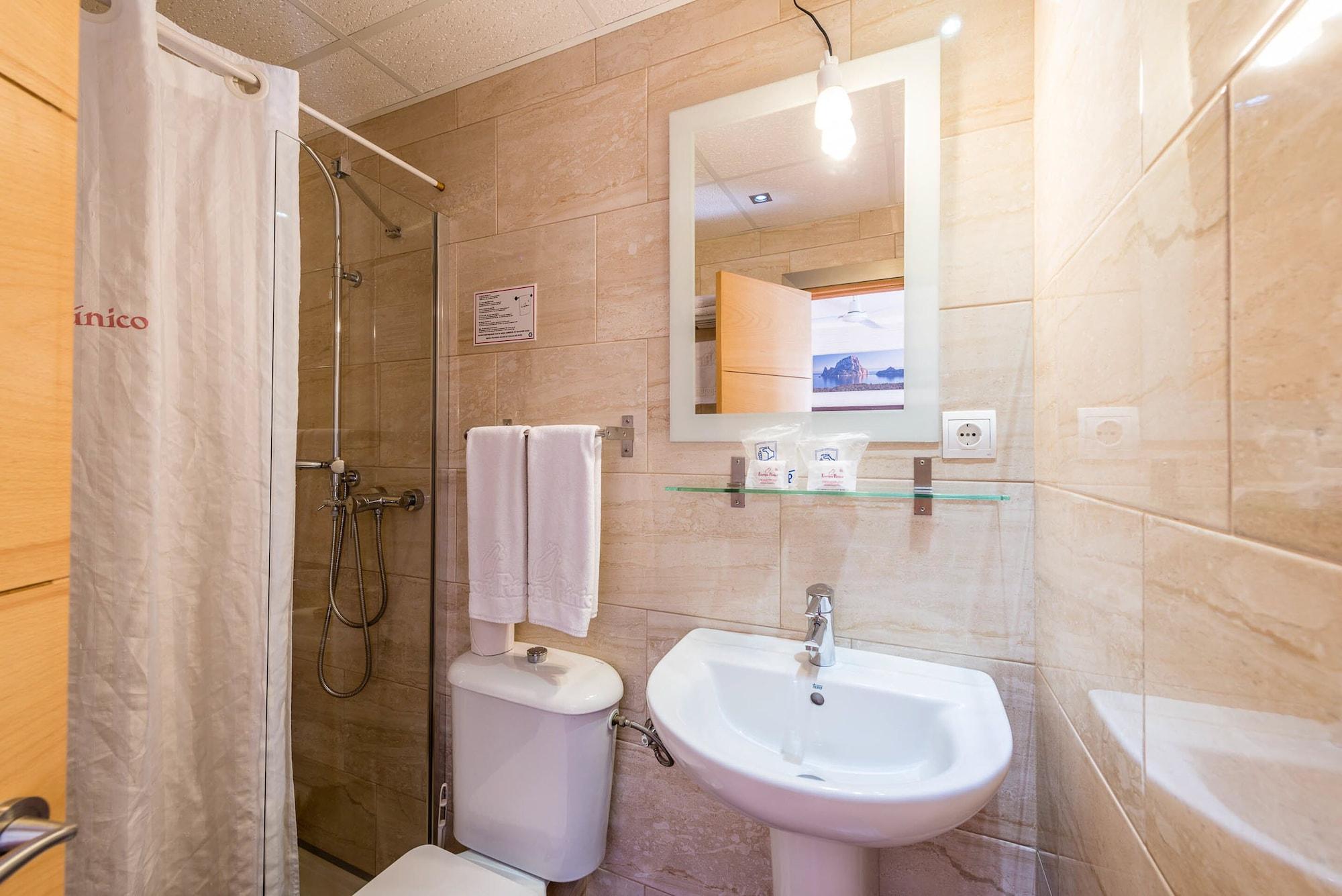 Equipamiento de Habitación Hostal Europa Punico