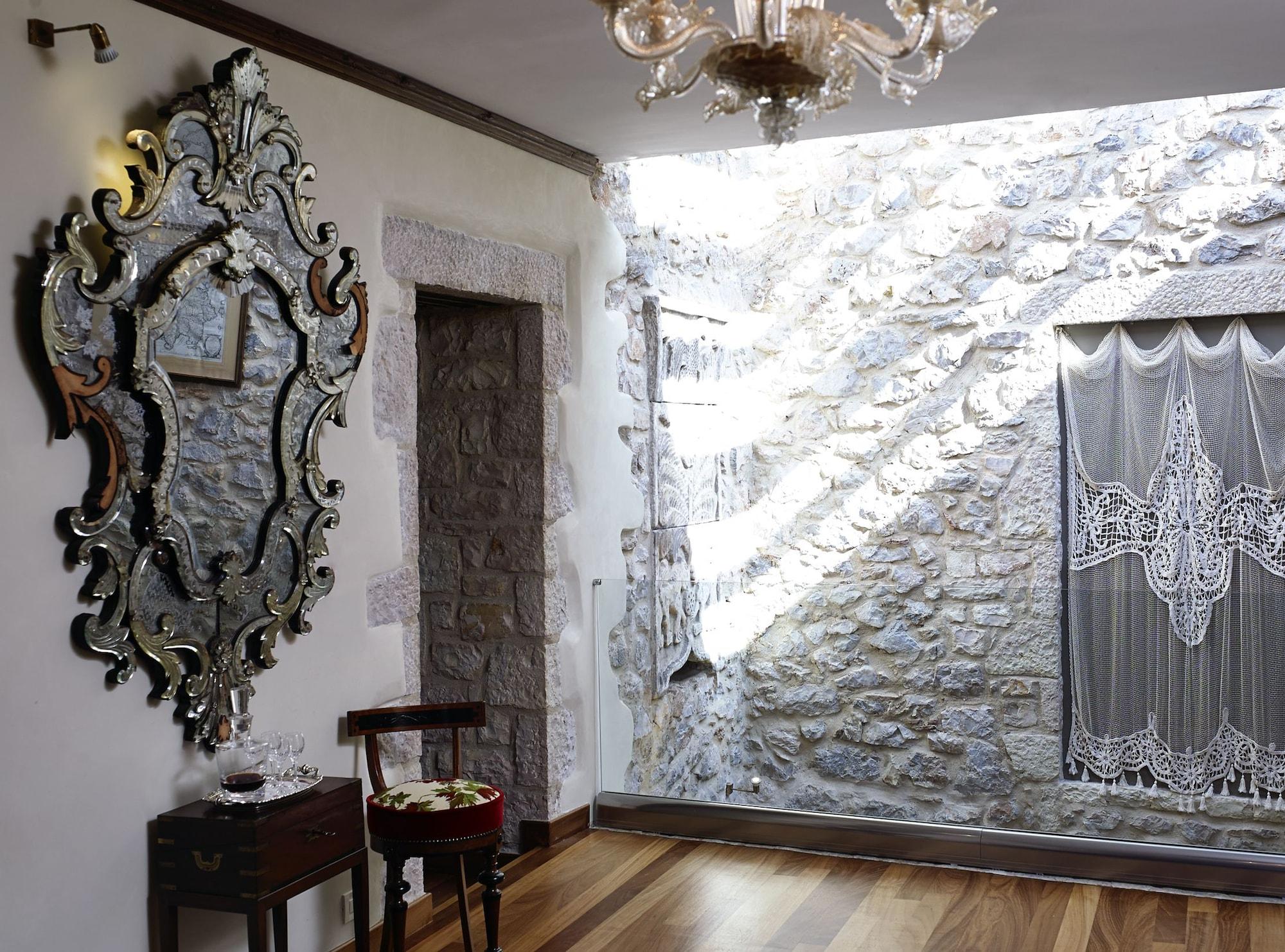 Vista Lobby Villa Vager