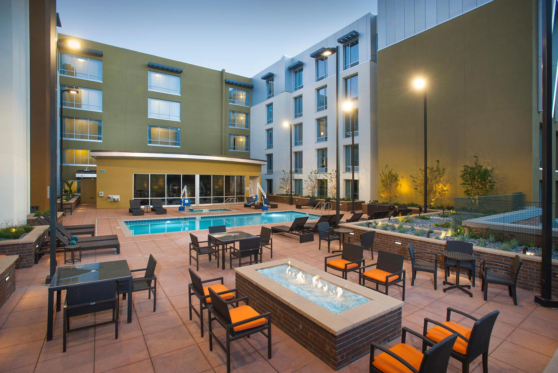 Vista Exterior Hilton Garden Inn Burbank Los Angeles