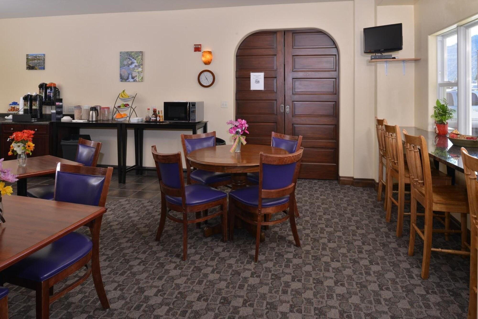 Restaurant Blue Spruce Inn