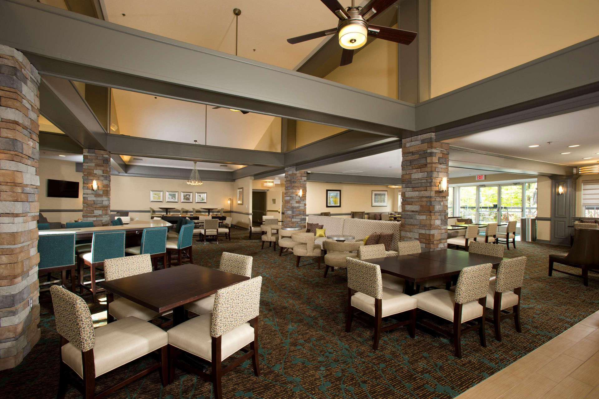Vista Lobby Homewood Suites by Hilton Alexandria / Pentagon South
