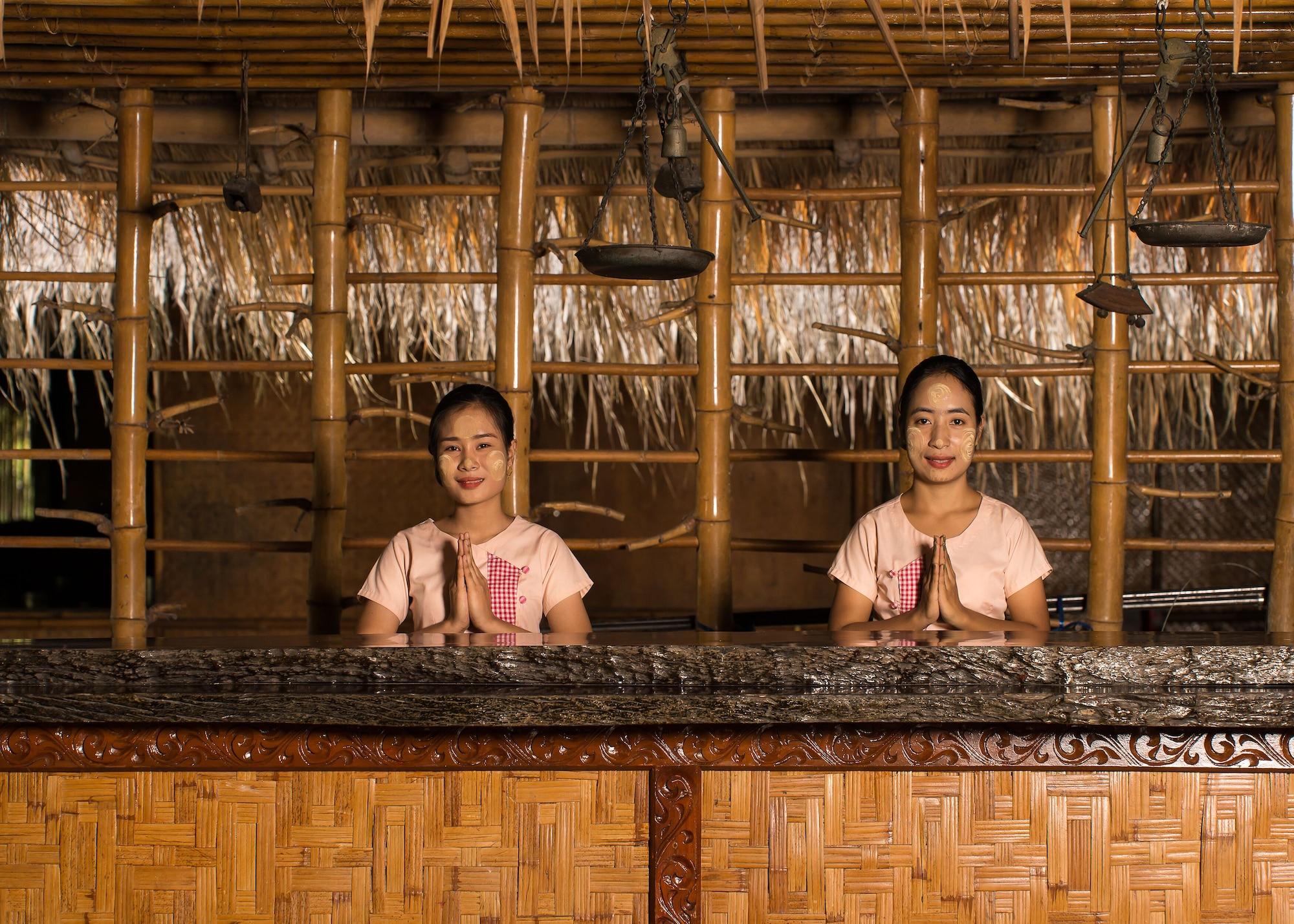 Vista Lobby River Kwai Jungle Rafts