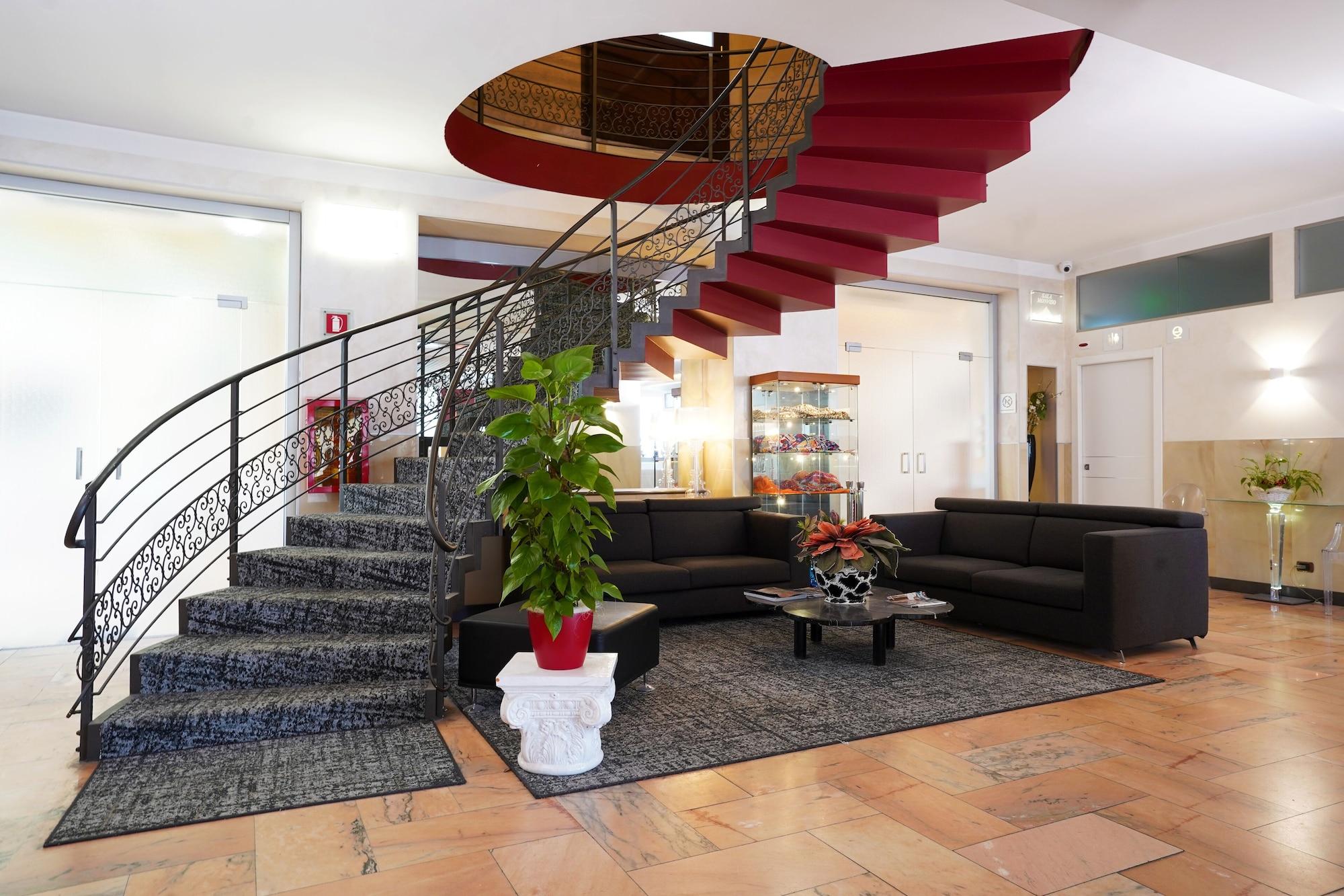 Vista Lobby Hotel Plaza Torino