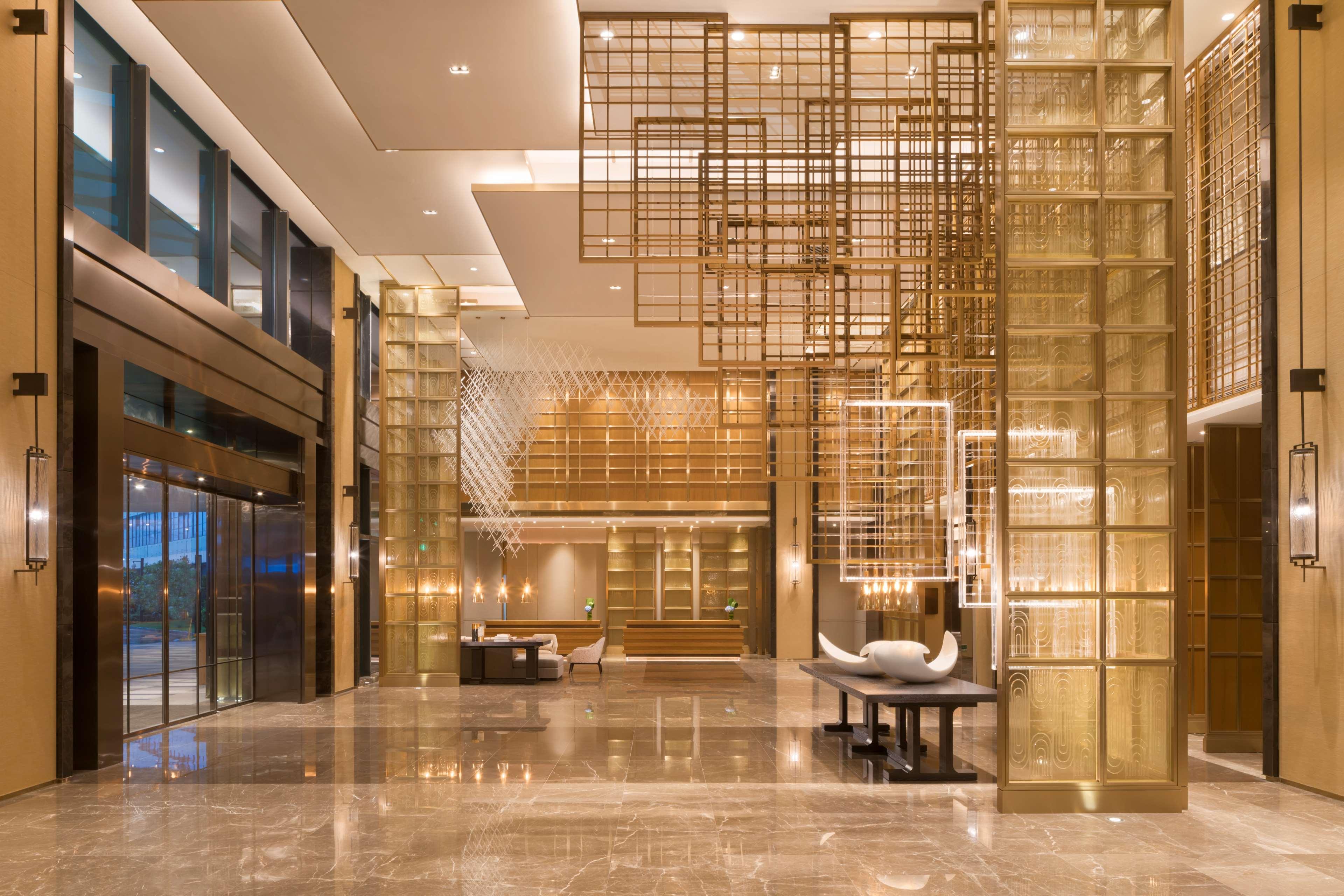 Vista Lobby Hyatt Regency Shenzhen Airport