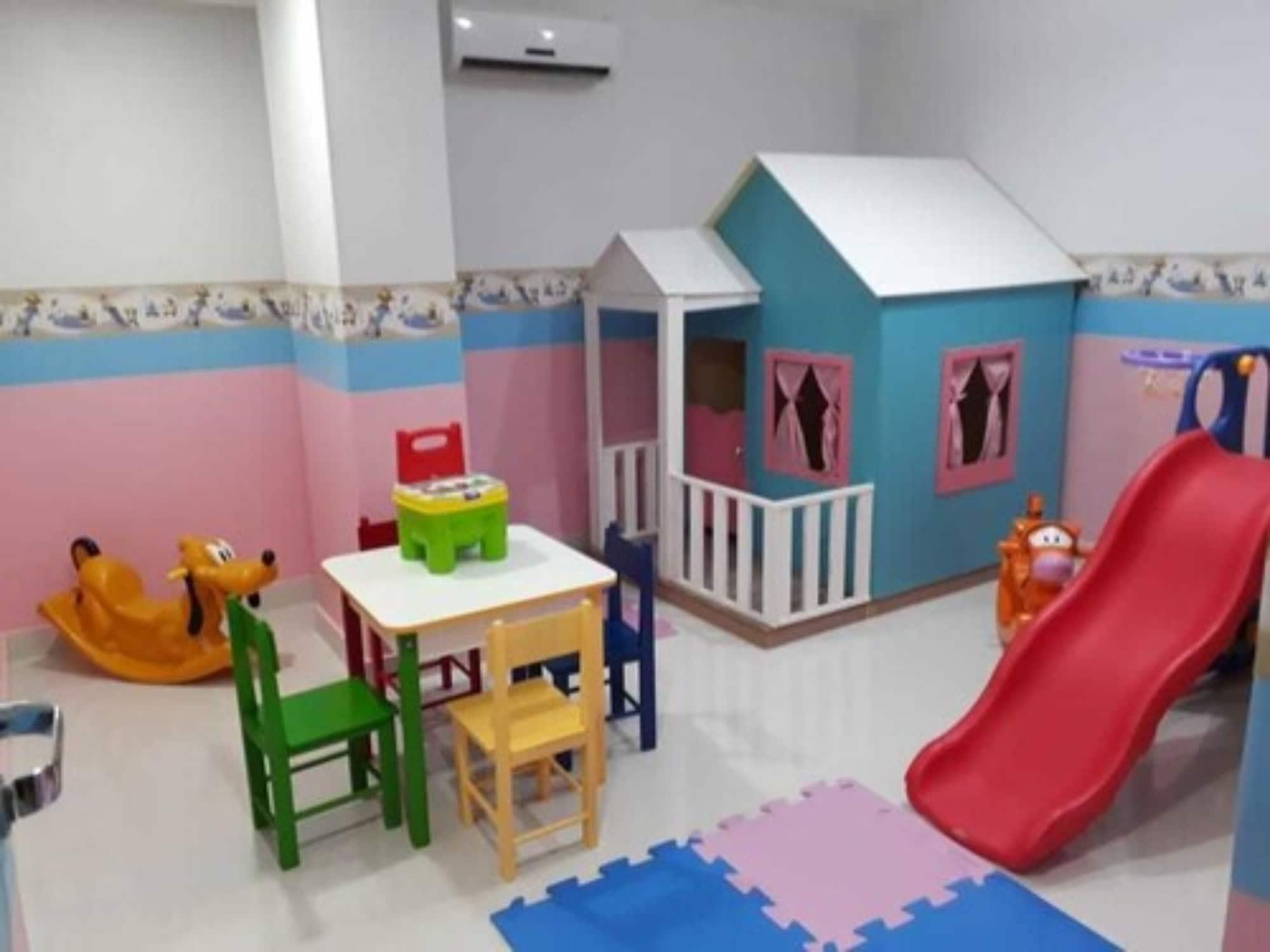 Instalaciones Recreativas Hotel Sempre Executive