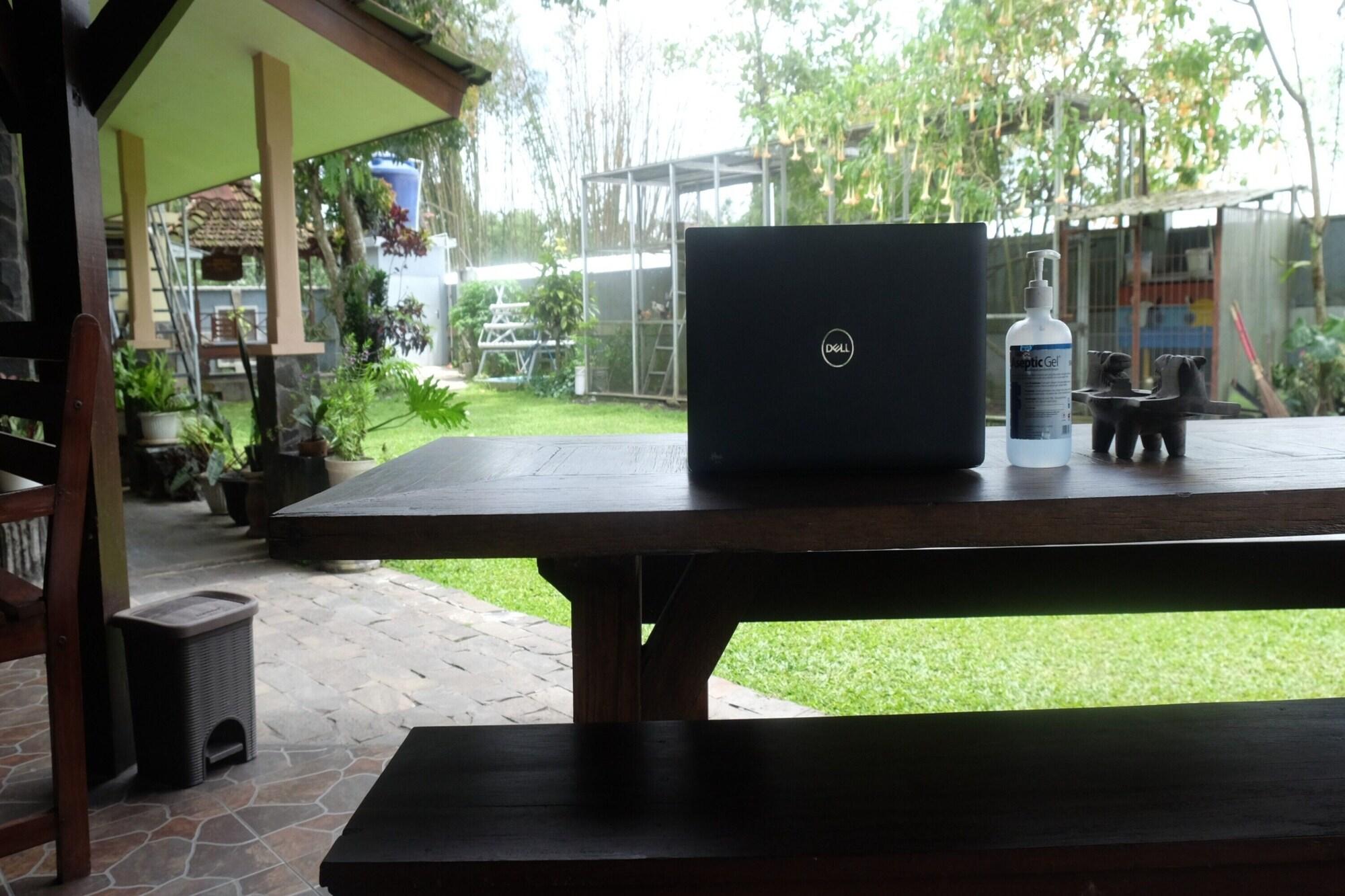 Vista Lobby Hotel O Puri Adem 86 Syariah BunkbedNearMerapi Golf Club