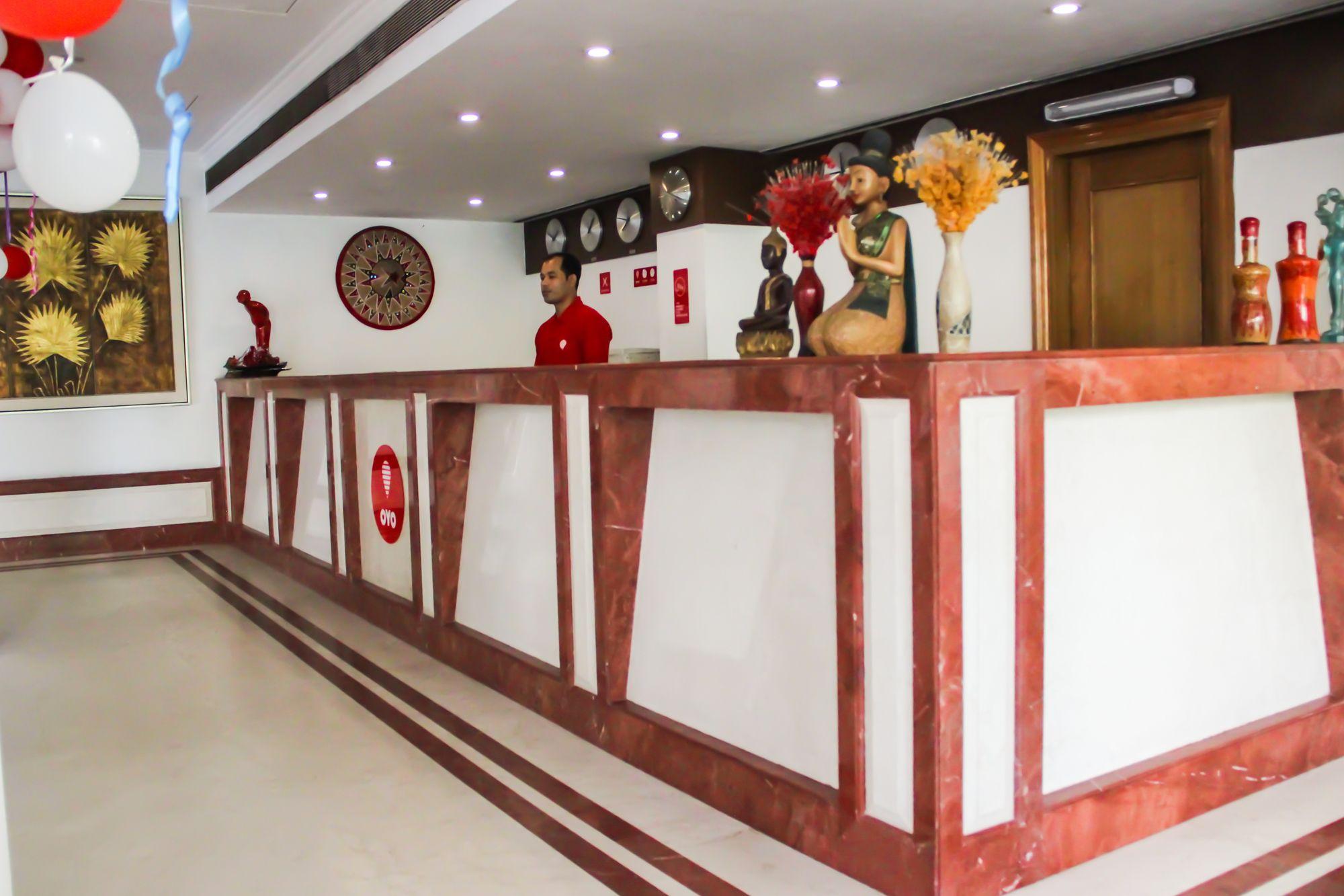 Vista Lobby OYO 8450 Hotel Grand Starline