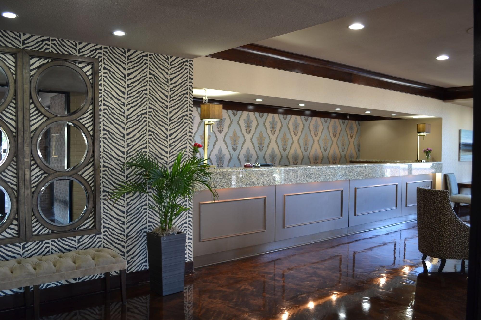 Vista Lobby Magnuson Grand Hotel & Conference Center Tyler