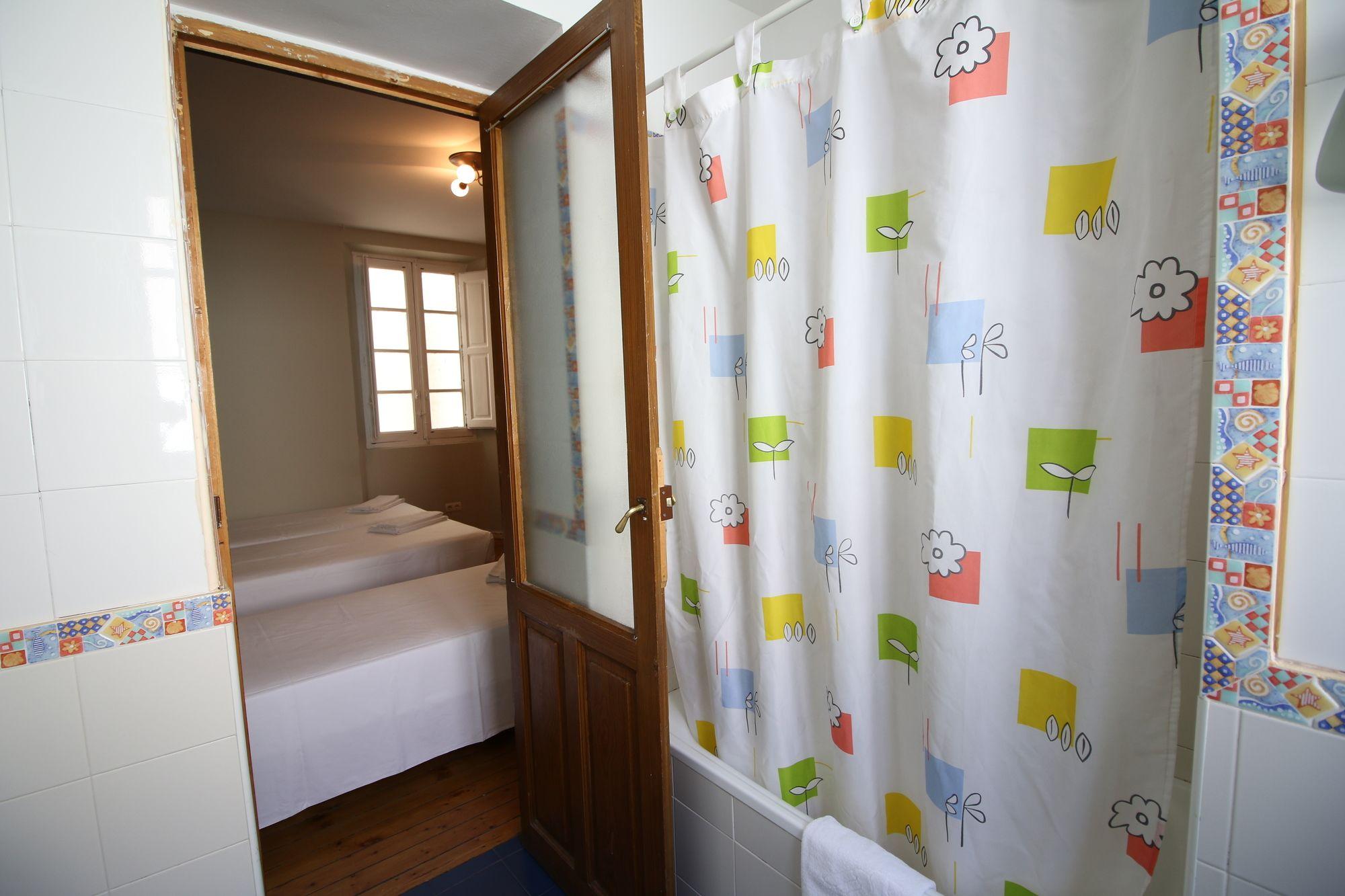Equipamiento de Habitación Alda Centro Leon Hostel
