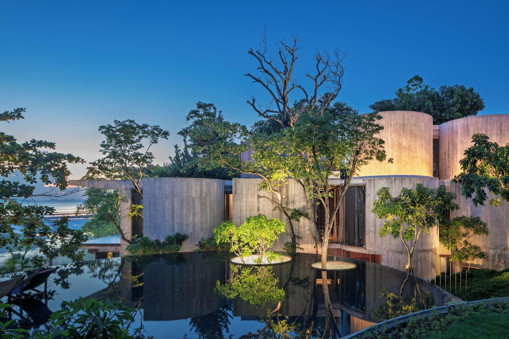 Vista Exterior Vows Villa Beachfront