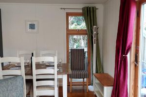 Alquiler Vacacional - Idyllic Setting On Valley Side 500yds To The Beach