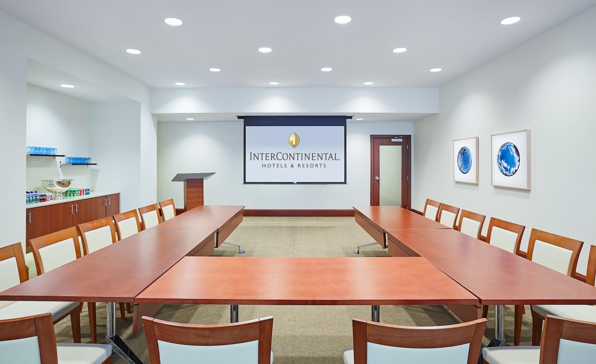Sala de Reuniones InterContinental Suites Hotel Cleveland by IHG