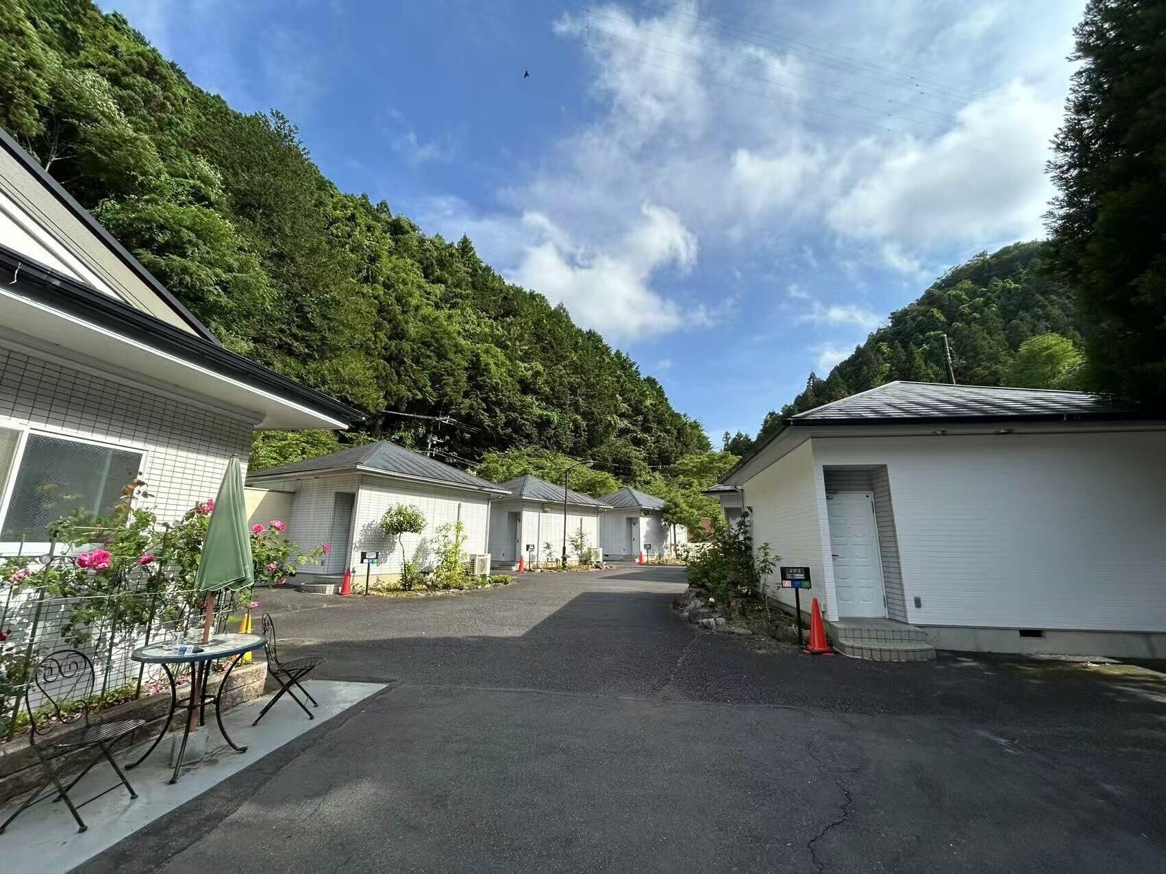 Varios Hotel Takao Asile
