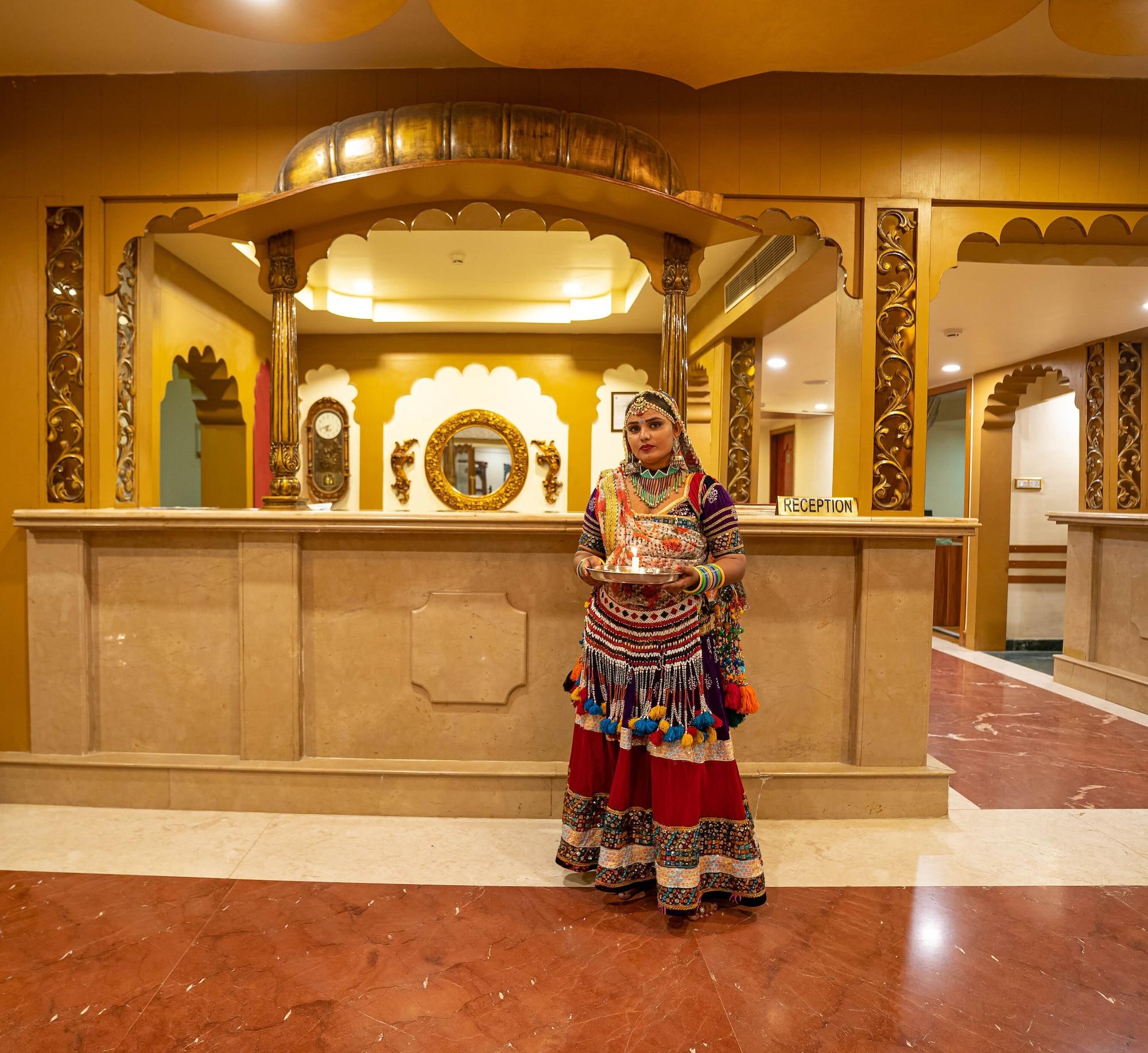 Restaurant Chokhi Dhani The Palace Hotel