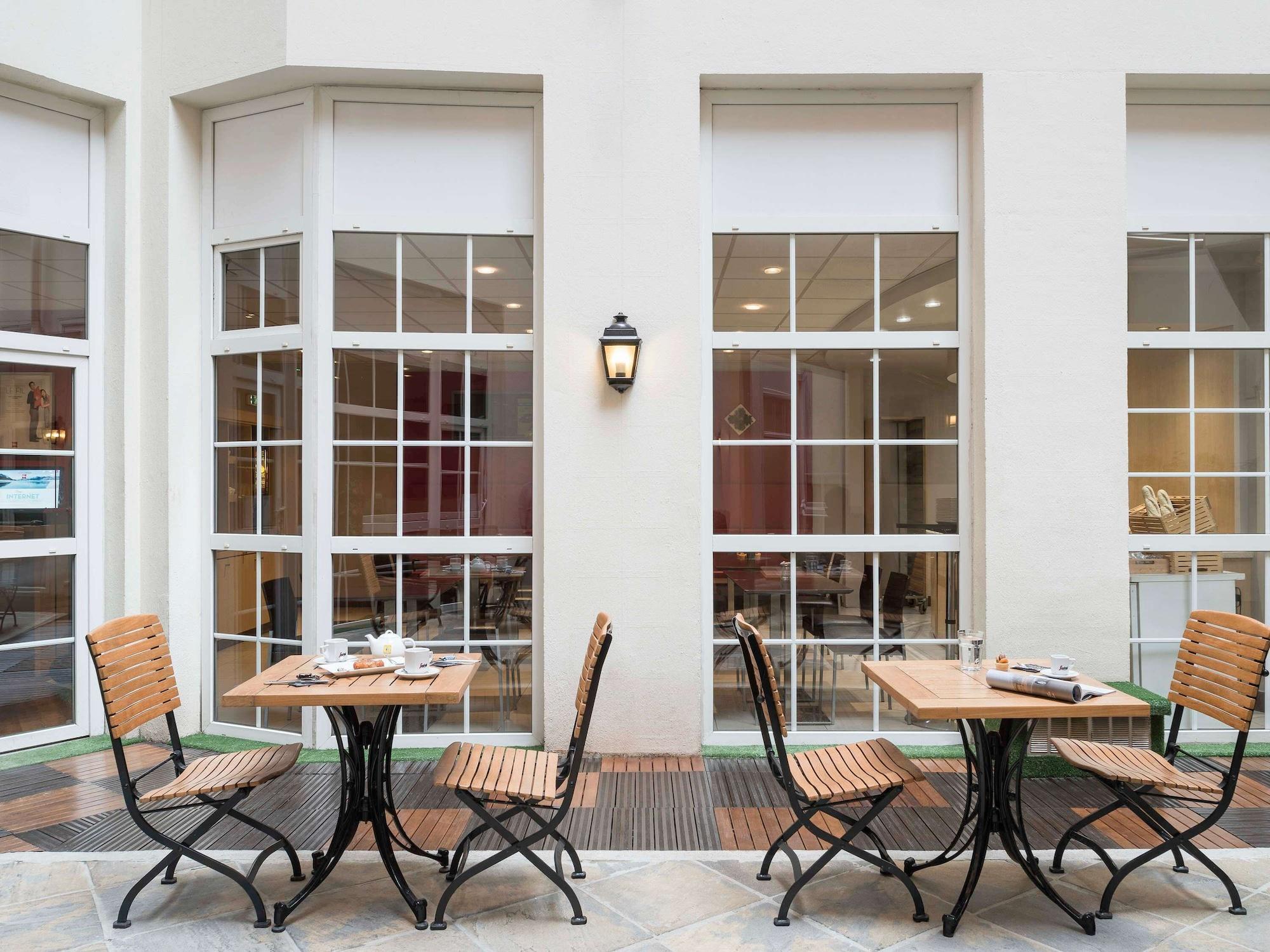 Vista Exterior ibis Paris Ornano Montmartre Nord 18ème
