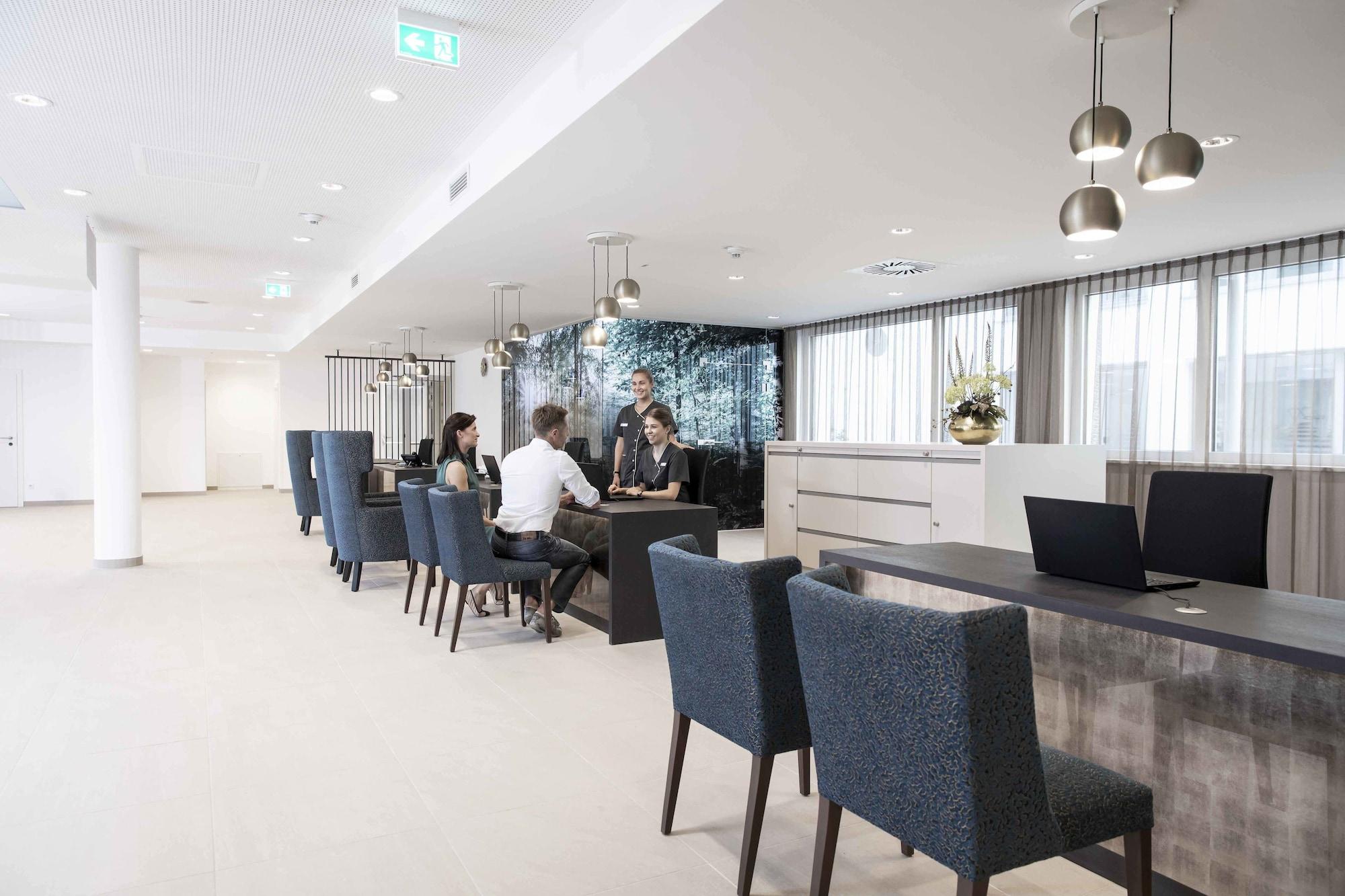 Vista Lobby NUHR Medical - Hotel & Restaurant