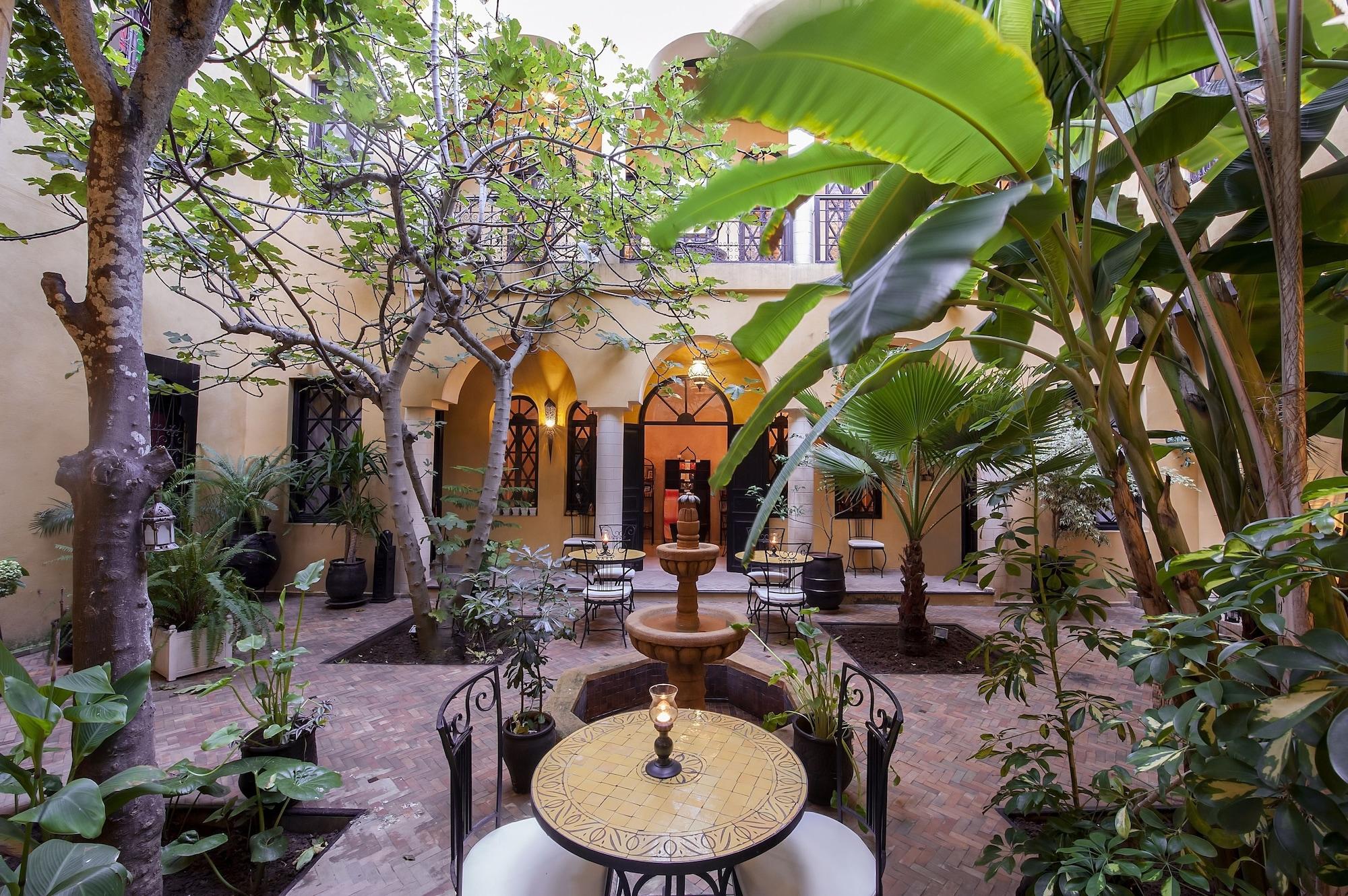 Varios Riad Soleil d'Orient