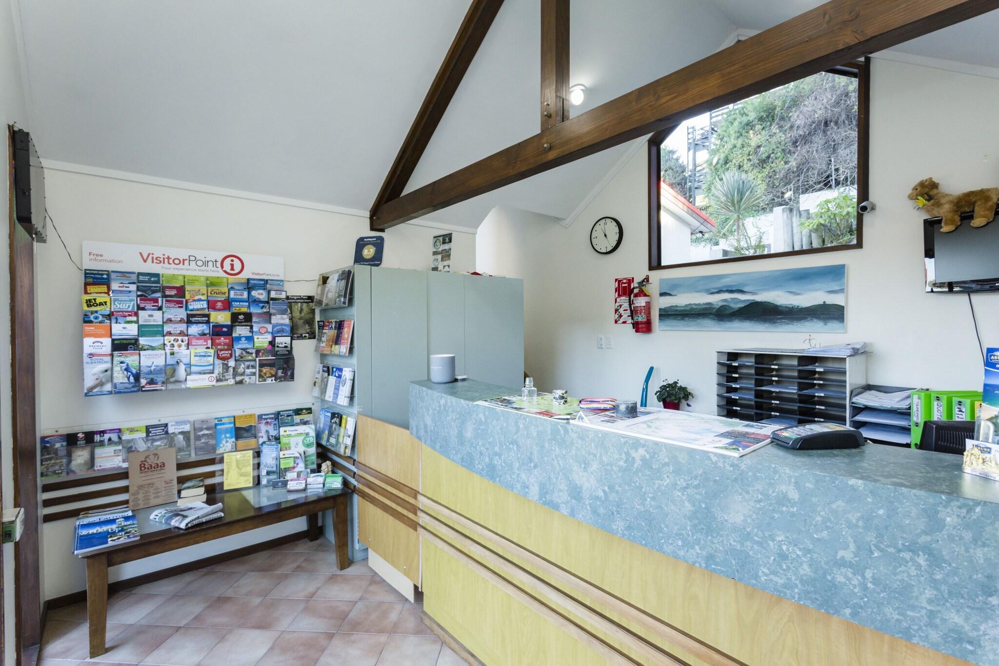 Vista Lobby 755 Regal Court