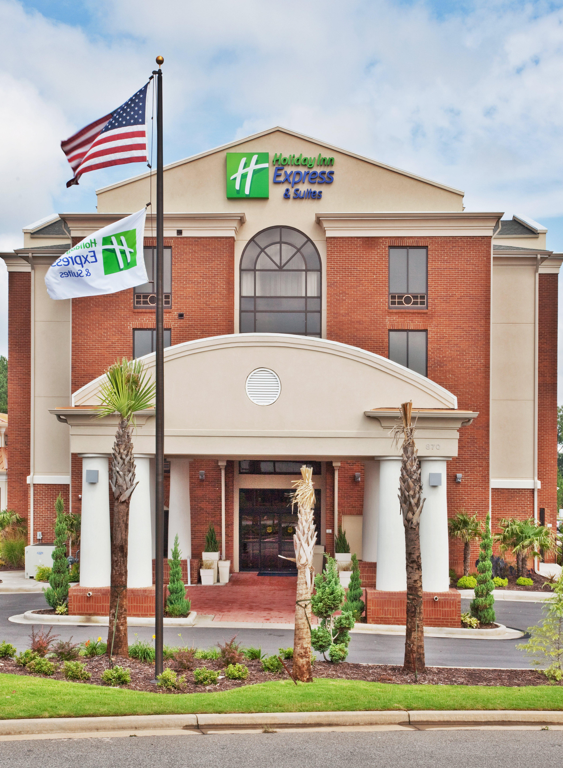Vista Exterior Holiday Inn Express and Suites Atlanta Cumming