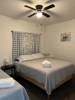 Renta Vacacional - Cozy Apartment in S Orlando, approx. 20 minutes away from Disney and Universal.