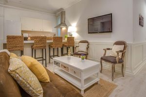 Alquiler Vacacional - Stunning Apt in front of the Royal Palace