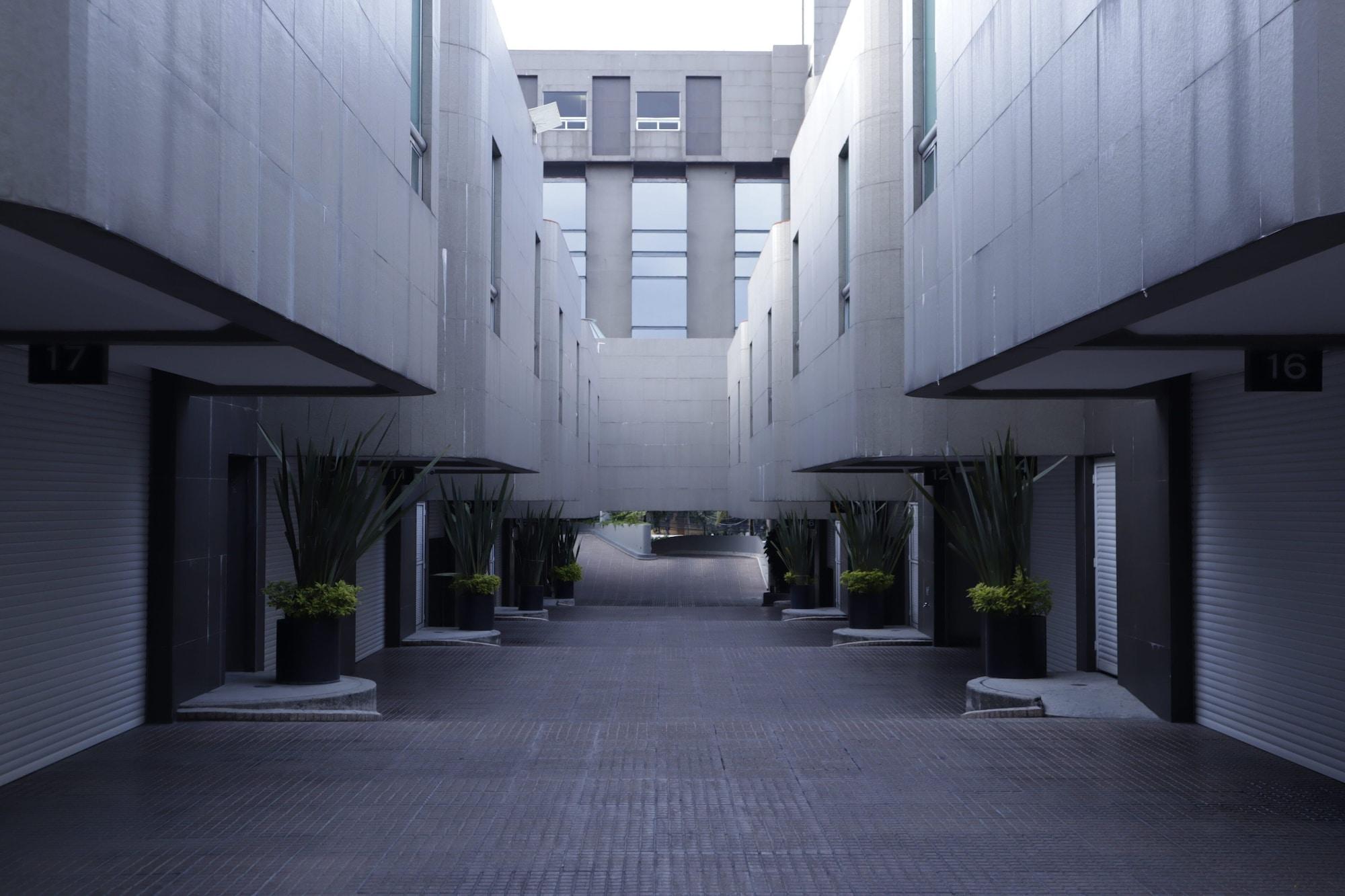 Vista Exterior NewPort love hotel