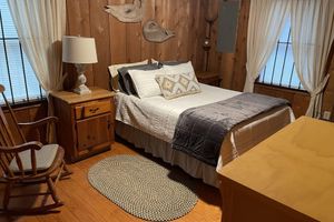 Alquiler Vacacional - Secluded Cabin in the Woods, near Carolina Horse Park and Valkyrie Sporthorses