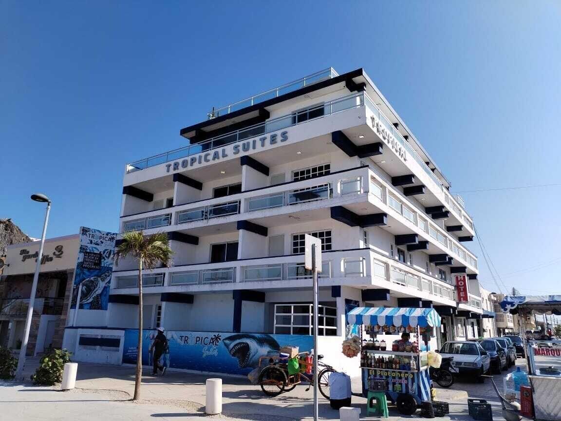 Varios Hotel Tropical Suites