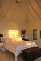 Alquiler Vacacional - Spectacular clifftop house with hot tub next to sandy beach, stunning sea views