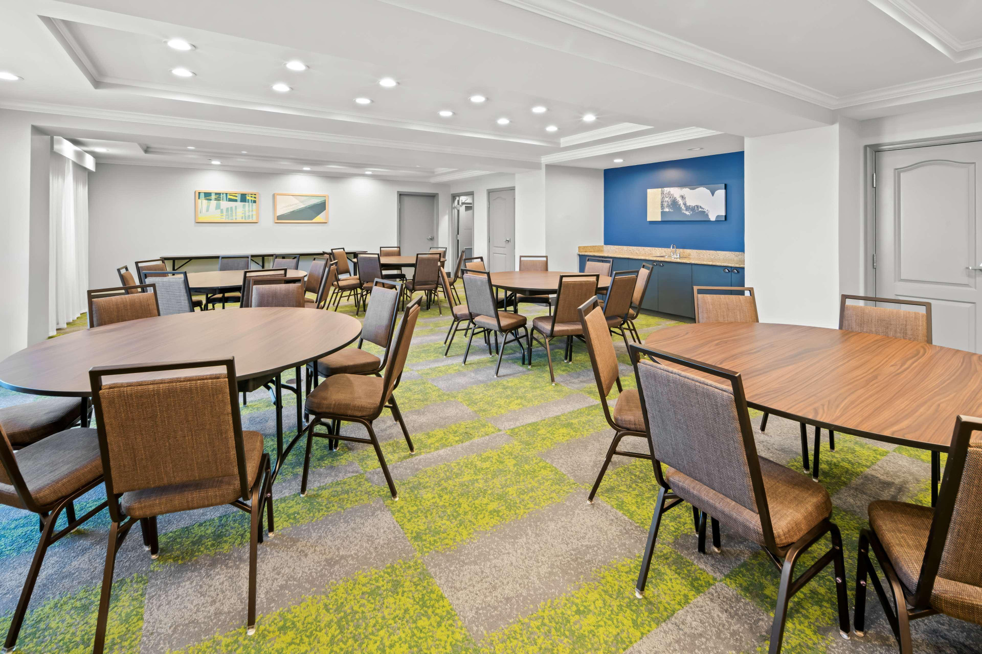 Centro de Negocios Country Inn & Suites By Radisson Woodbridge