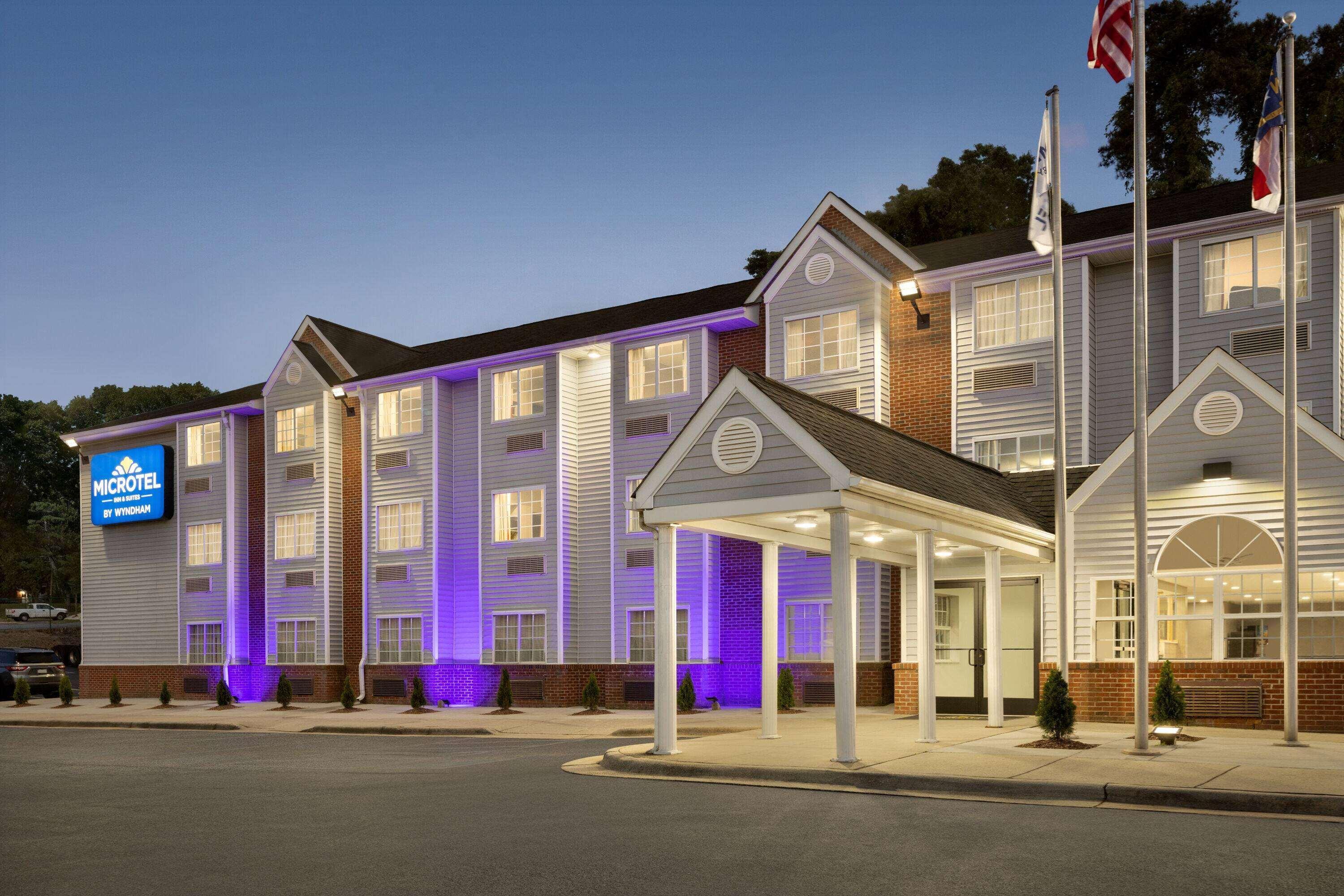 Vista Exterior Microtel Inn & Suites by Wyndham Raleigh