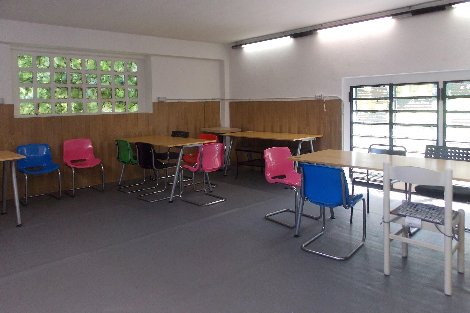 Instalaciones Recreativas Hostel Colours