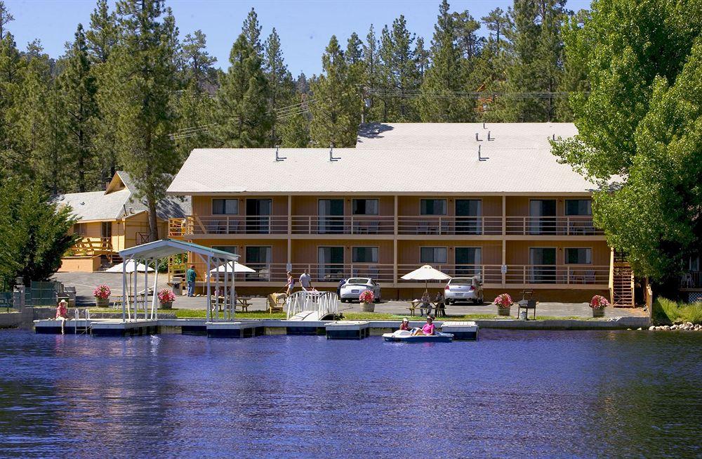 Varios Big Bear Lakefront Lodge