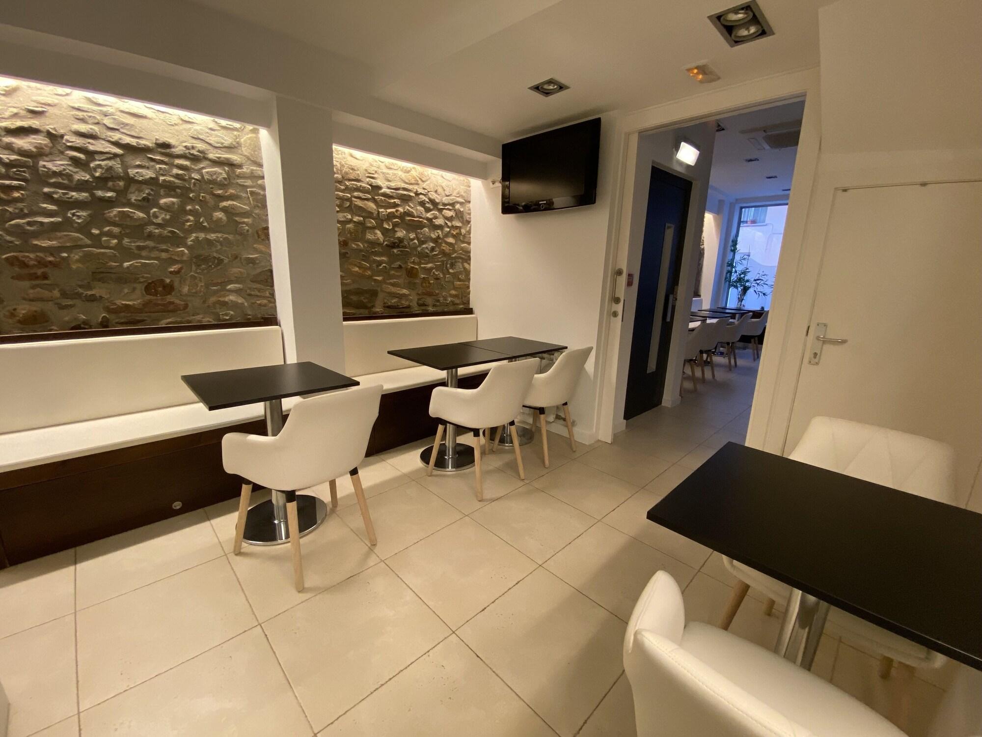 Comodidades del Alojamiento Hostal Somnis