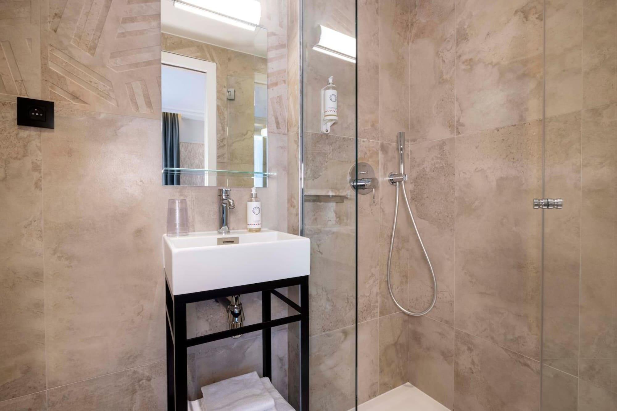 Equipamiento de Habitación Grand Hotel Leveque