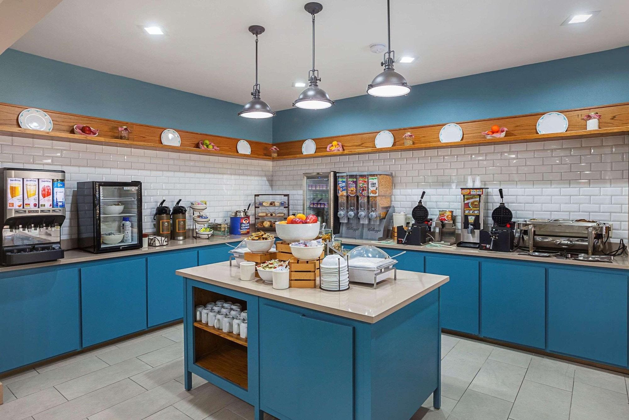 Restaurant Country Inn & Suites by Radisson, Lewisville, TX