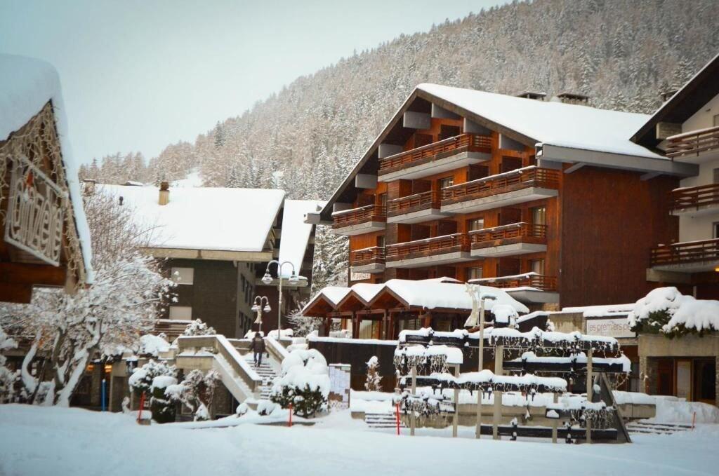 Varios Hotel des Masques